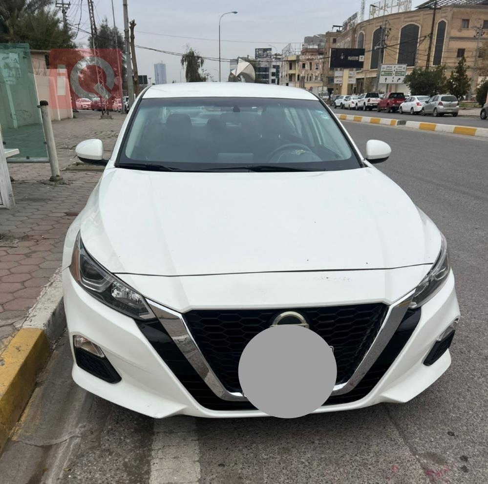 نيسان ألتيما